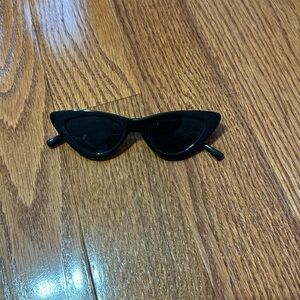 Cat eye sunglasses